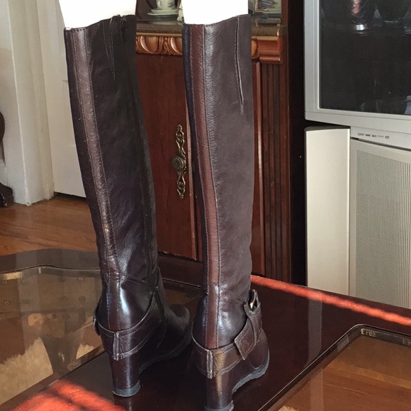 Chocolate color tall boots - Picture 3 of 3